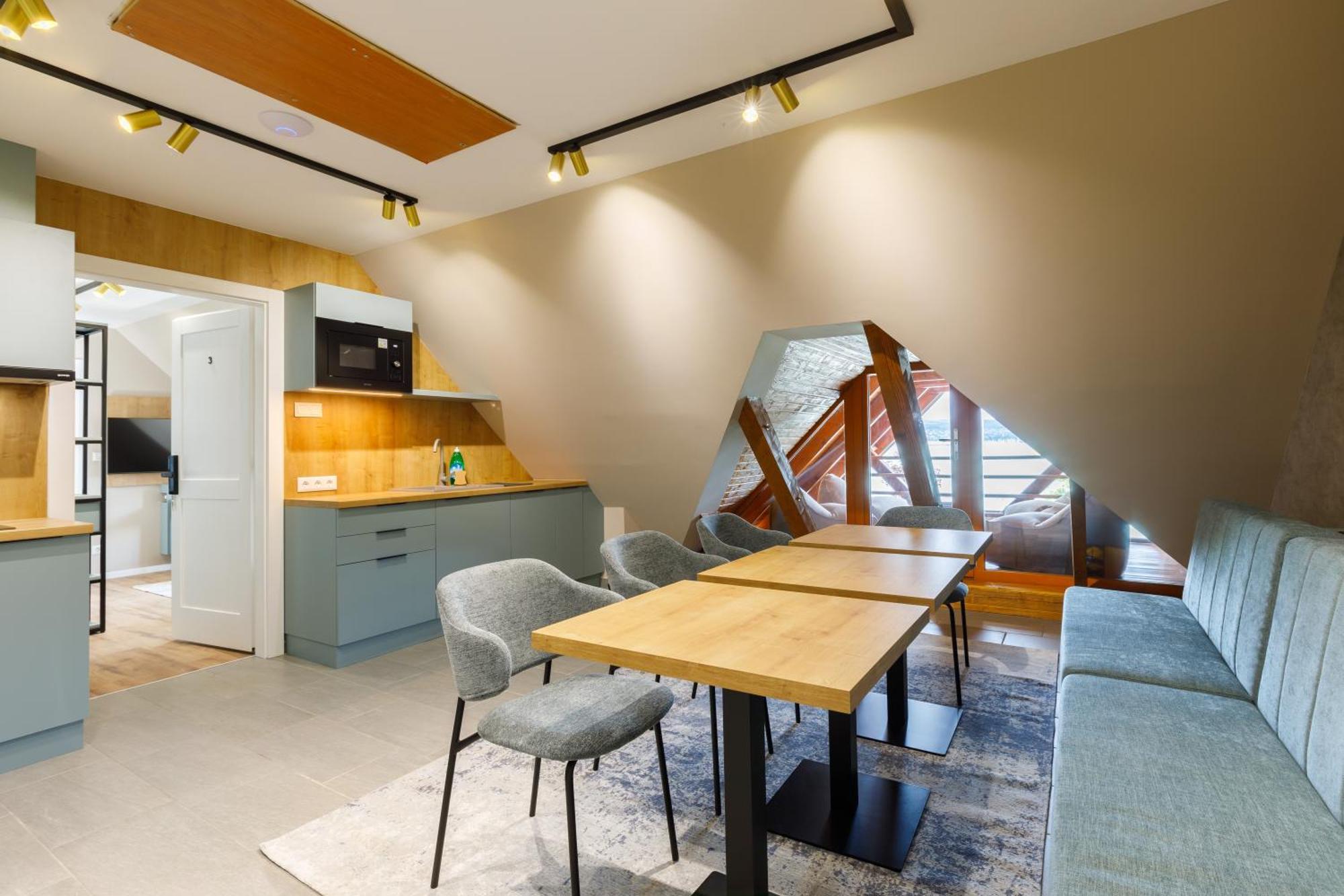 Lepke Apartmanhaz Es Etterem Tihany Exterior foto
