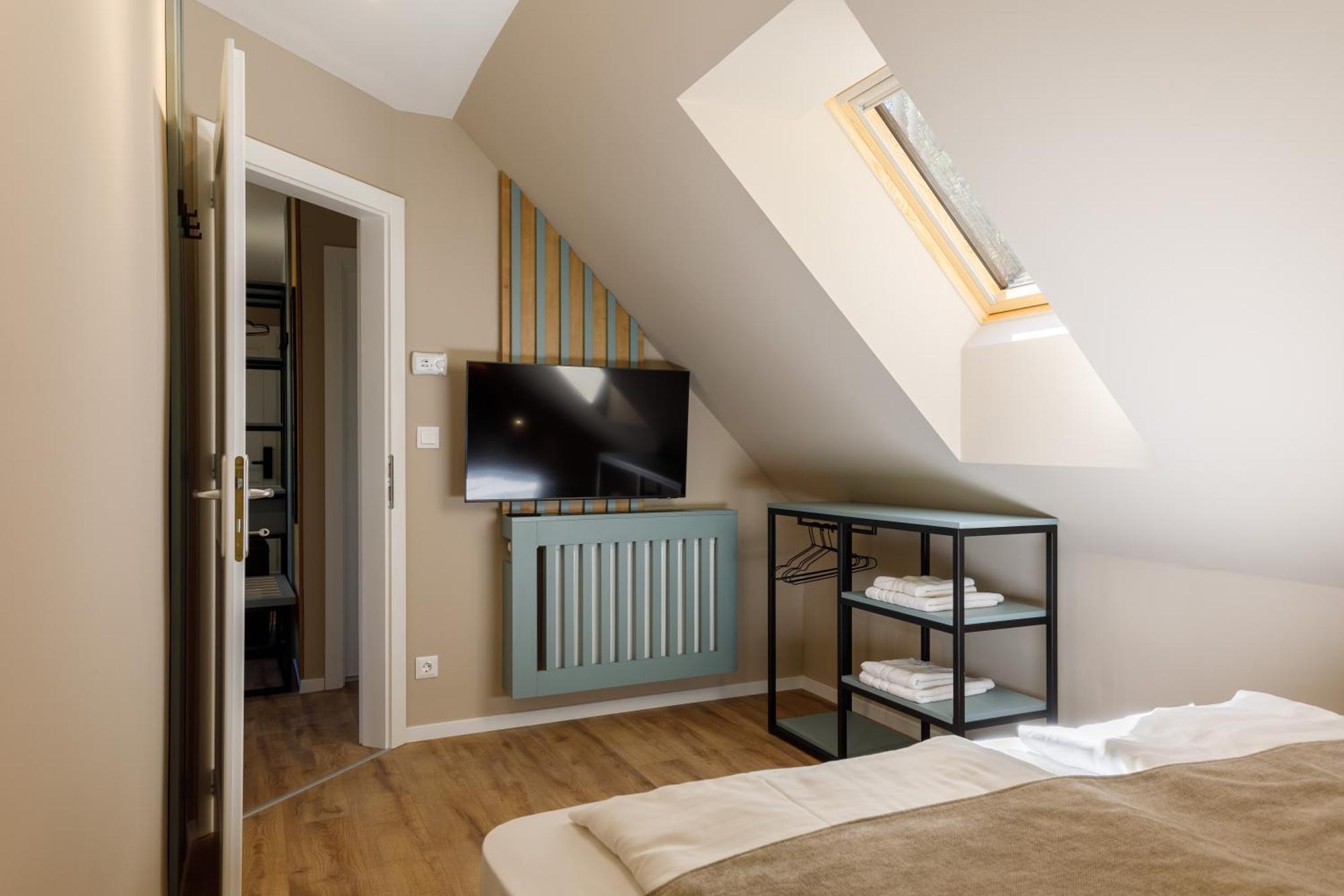Lepke Apartmanhaz Es Etterem Tihany Exterior foto