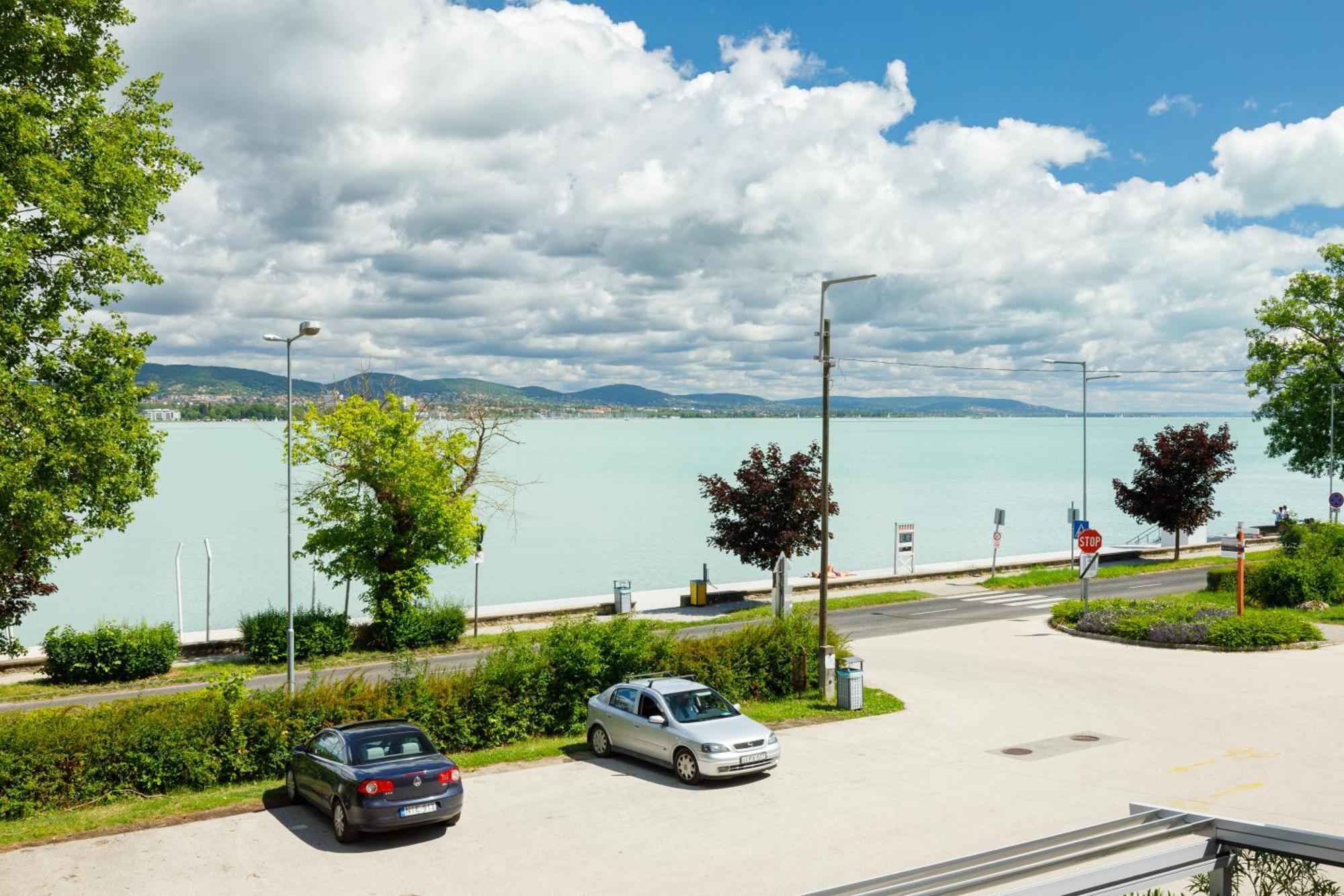 Lepke Apartmanhaz Es Etterem Tihany Exterior foto
