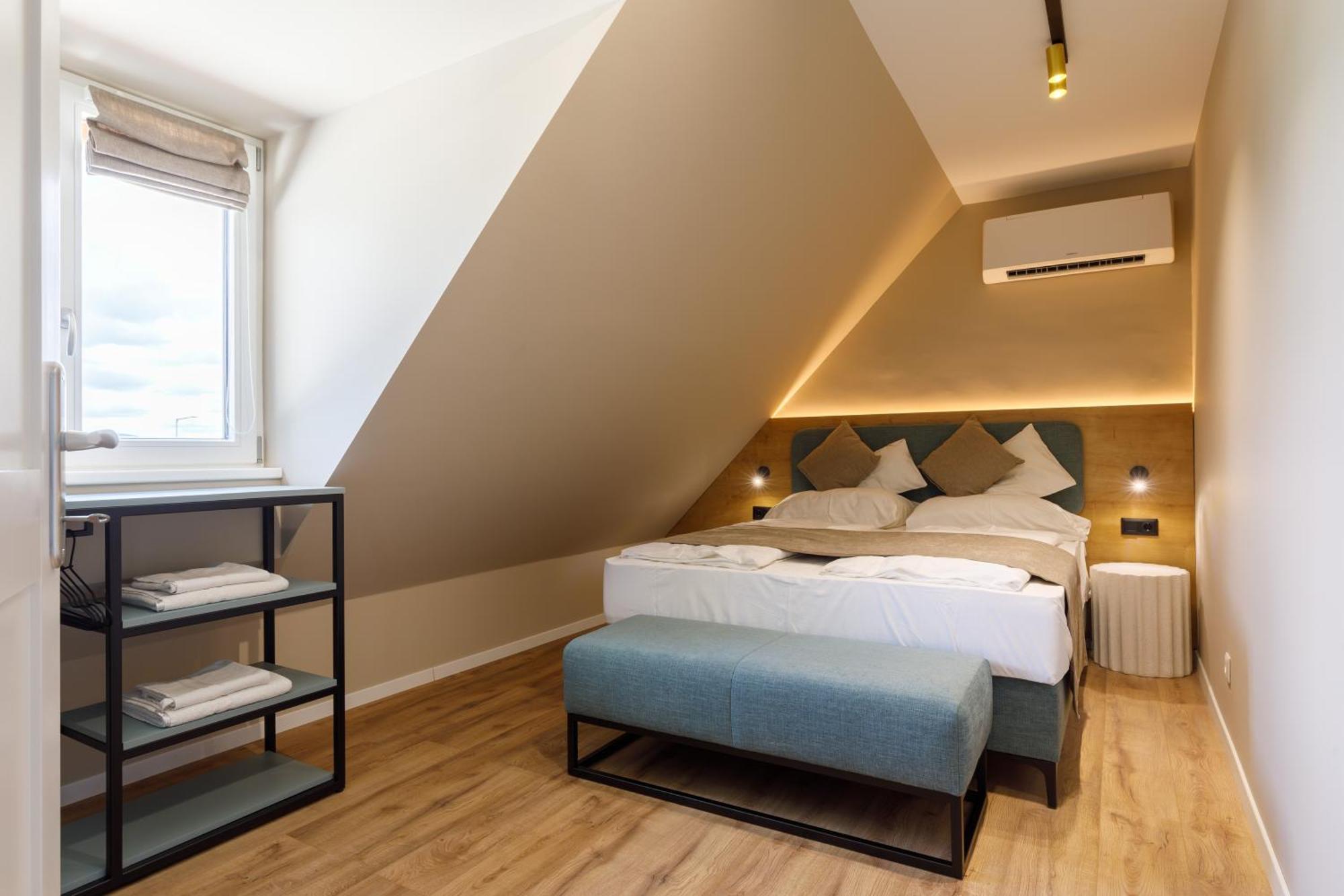 Lepke Apartmanhaz Es Etterem Tihany Exterior foto