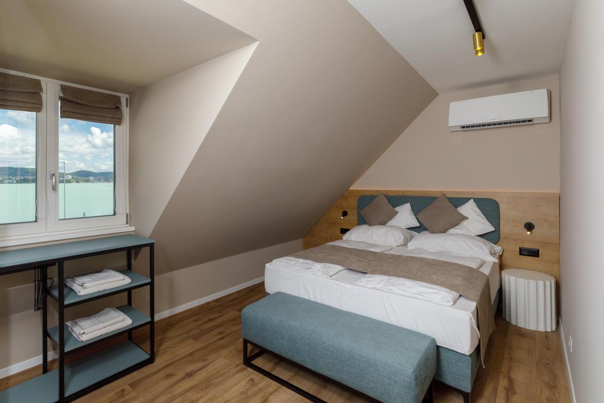 Lepke Apartmanhaz Es Etterem Tihany Exterior foto