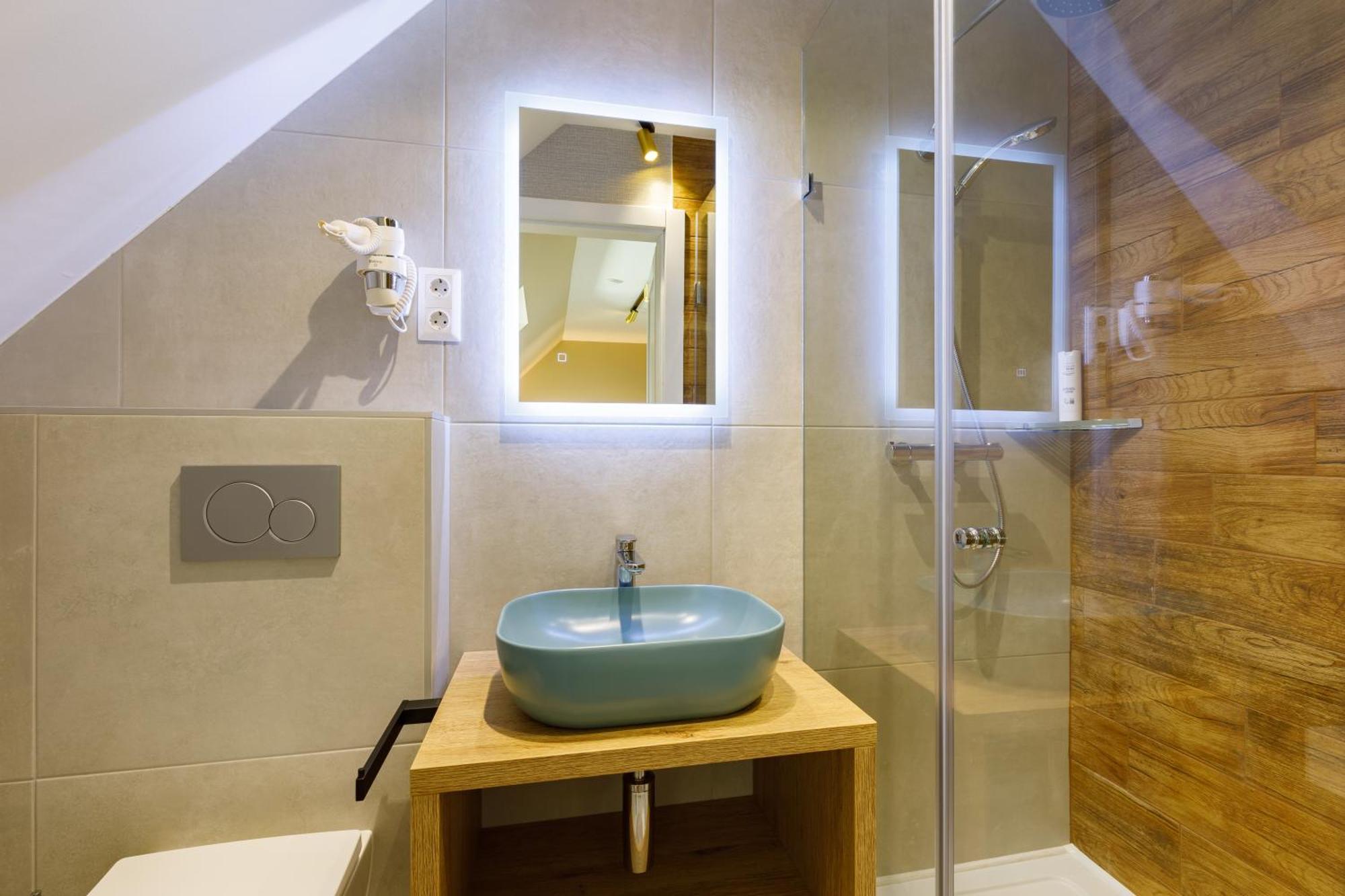 Lepke Apartmanhaz Es Etterem Tihany Exterior foto